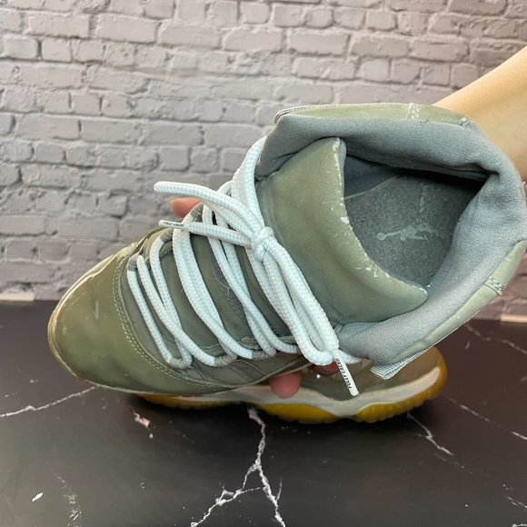 Size 9.5 - Air Jordan 11 Retro 'Cool Grey' (2001) - Project - 136046 011 - Picture 6 of 7